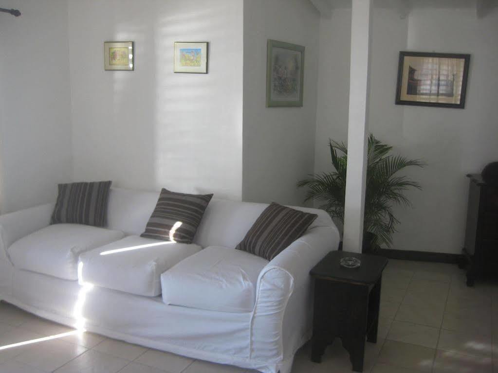 Roots Bamboo Beach Resort 内格里尔 外观 照片