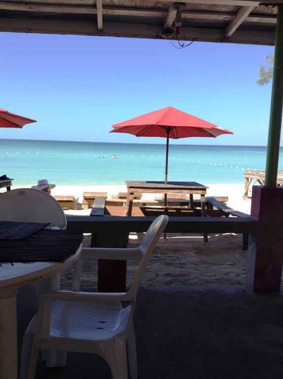 Roots Bamboo Beach Resort 内格里尔 外观 照片